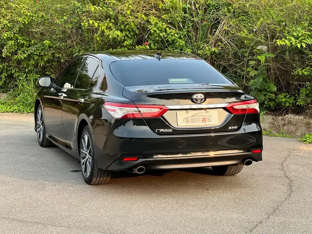 Toyota Camry — фото 7