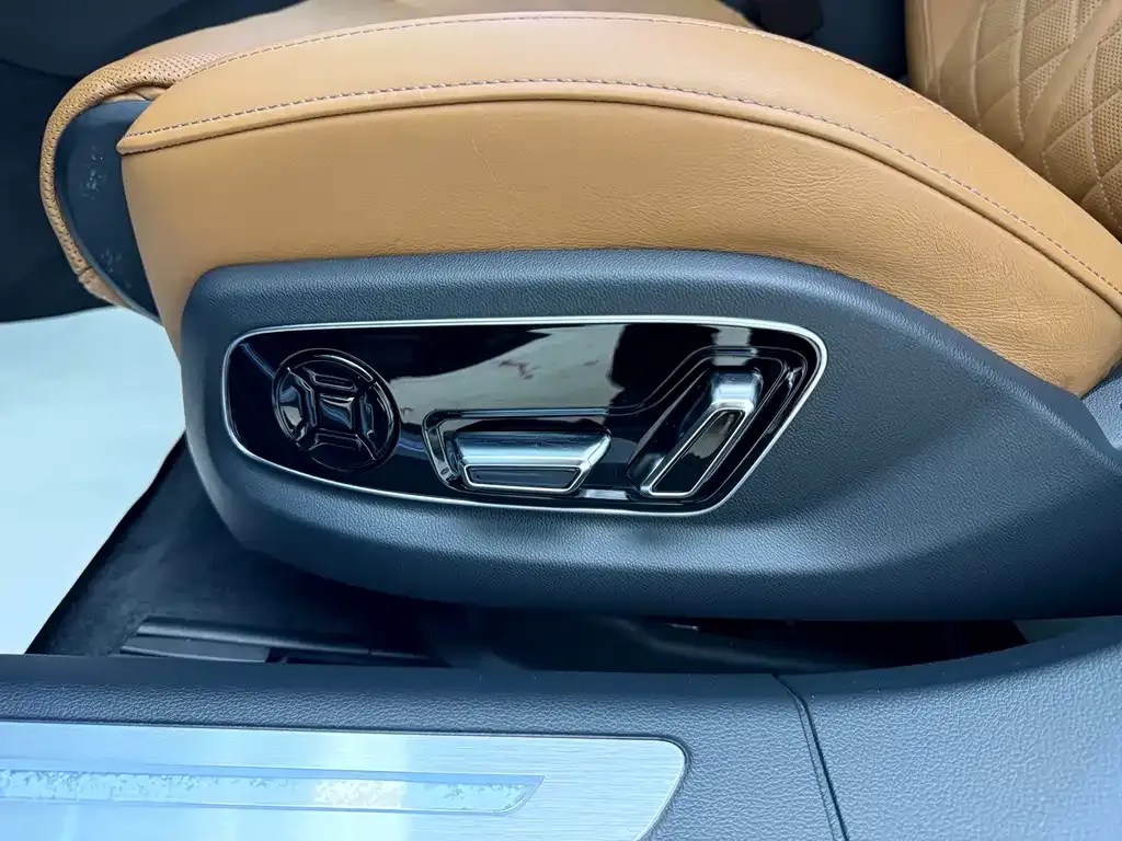 Audi A8 2024 из CN, фото 6