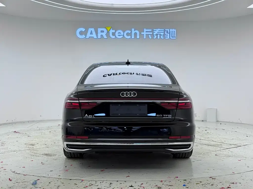 Audi A8 2024 из CN, фото 2