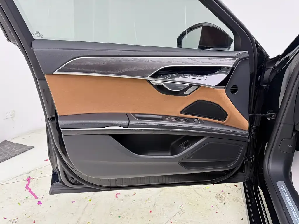 Audi A8 2024 из CN, фото 10