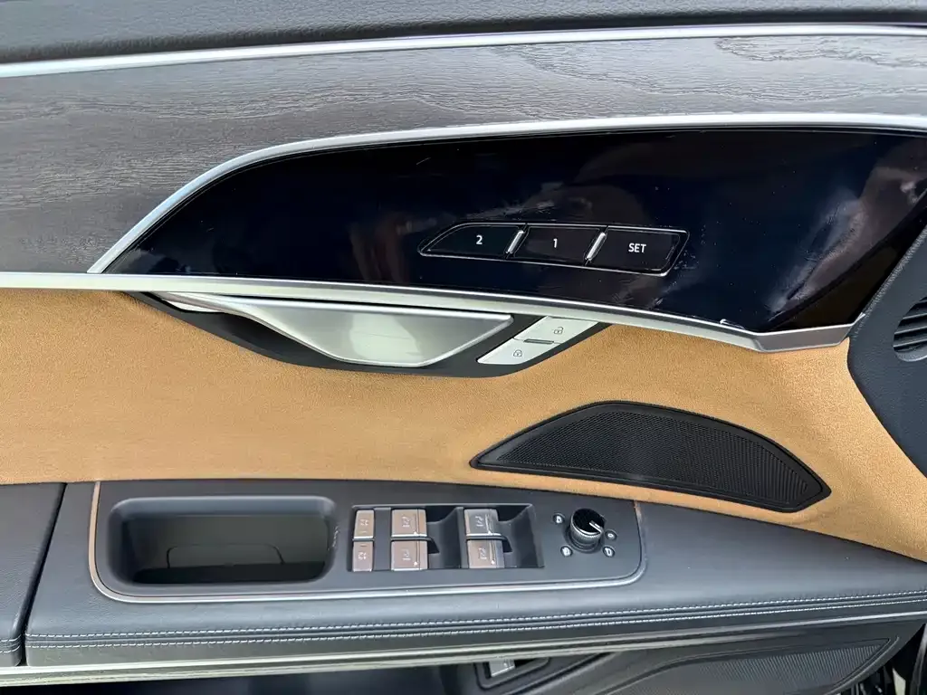 Audi A8 2024 из CN, фото 3