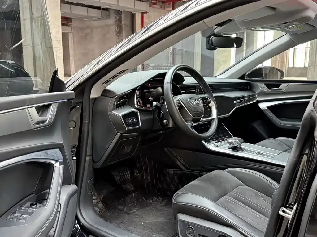Audi A7L 2024 из CN, фото 9