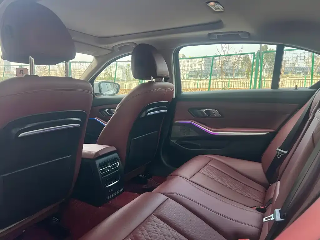 BMW 3 Series 2022 из CN, фото 9