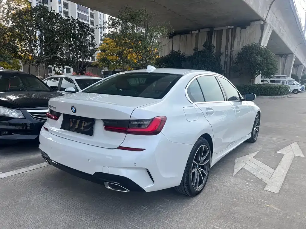 BMW 3 Series 2022 из CN, фото 2