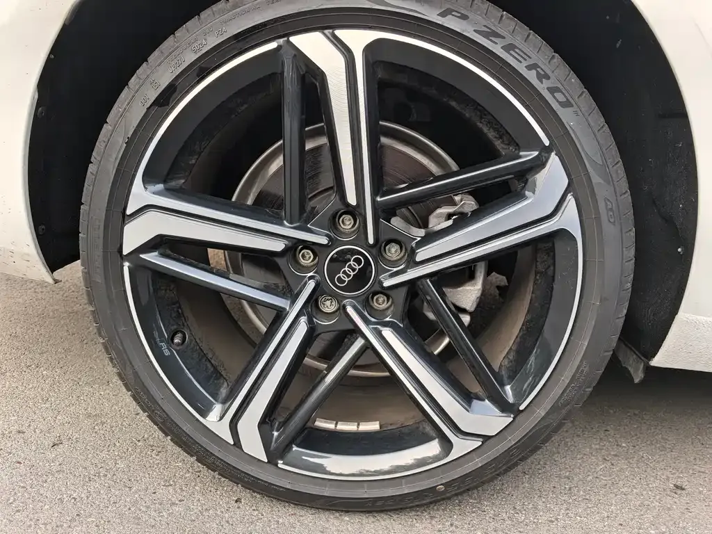 Audi A4L 2025 из CN, фото 8