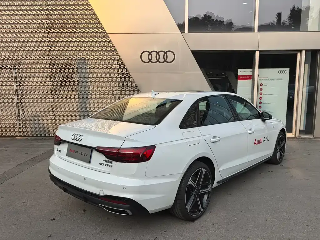 Audi A4L 2025 из CN, фото 4