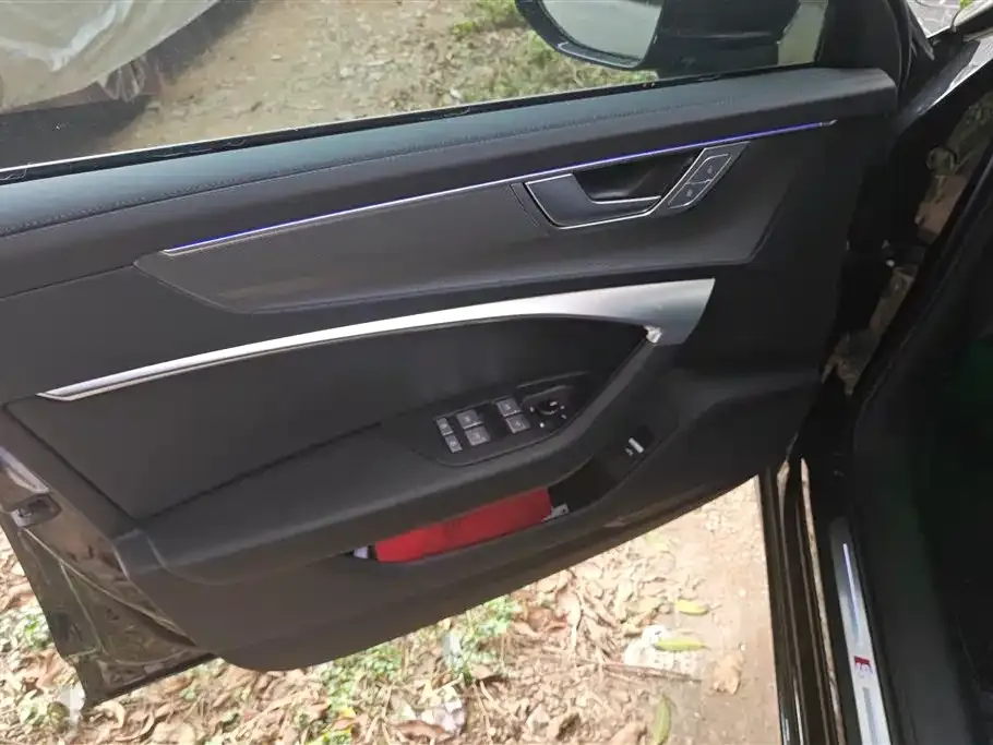 Audi A6L 2025 из CN, фото 2