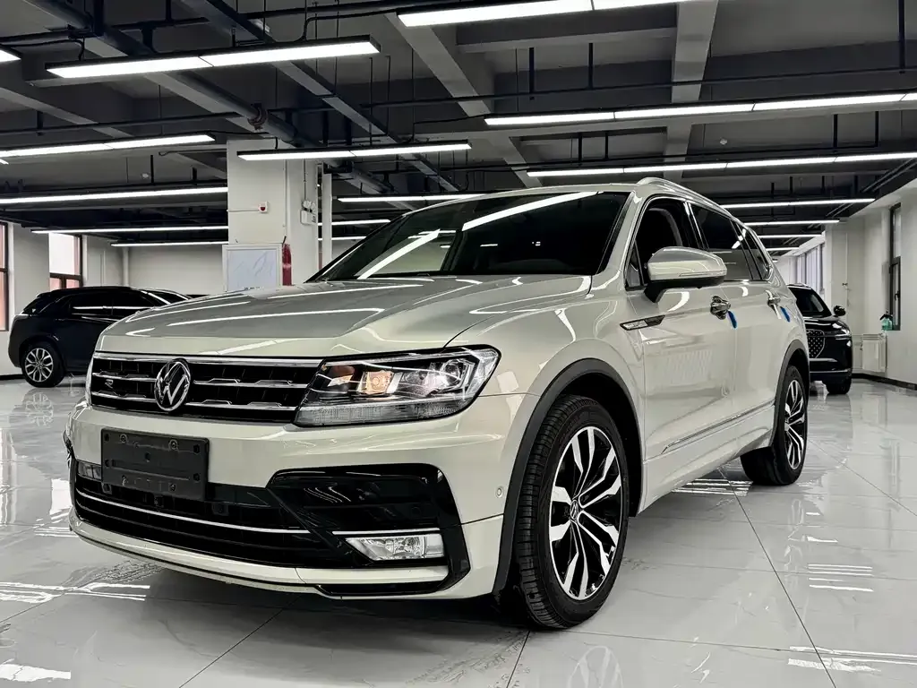Volkswagen Tiguan L 2021 из CN, фото 1