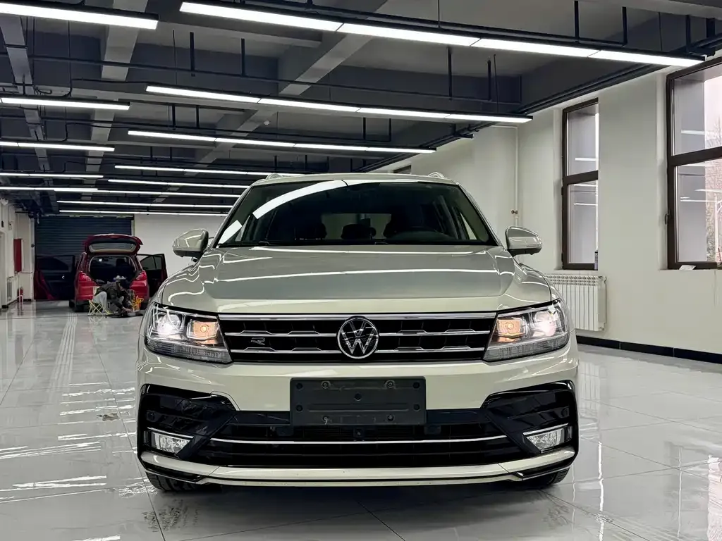 Volkswagen Tiguan L 2021 из CN, фото 4