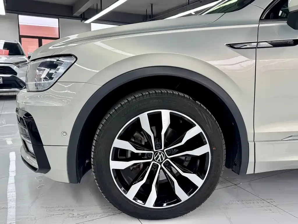 Volkswagen Tiguan L 2021 из CN, фото 5