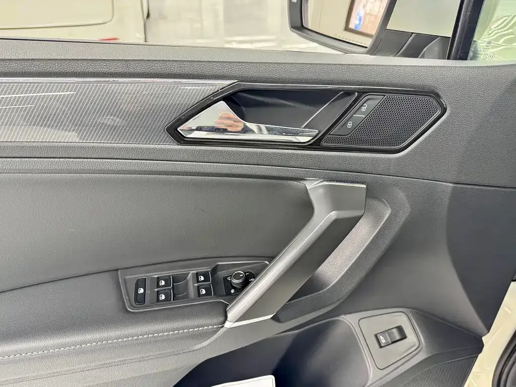 Volkswagen Tiguan L 2021 из CN, фото 10