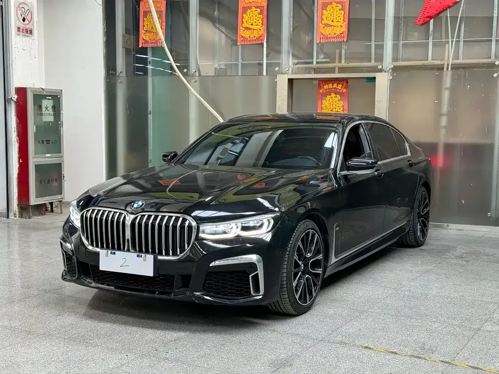BMW 7 Series 2022 из CN, фото 1