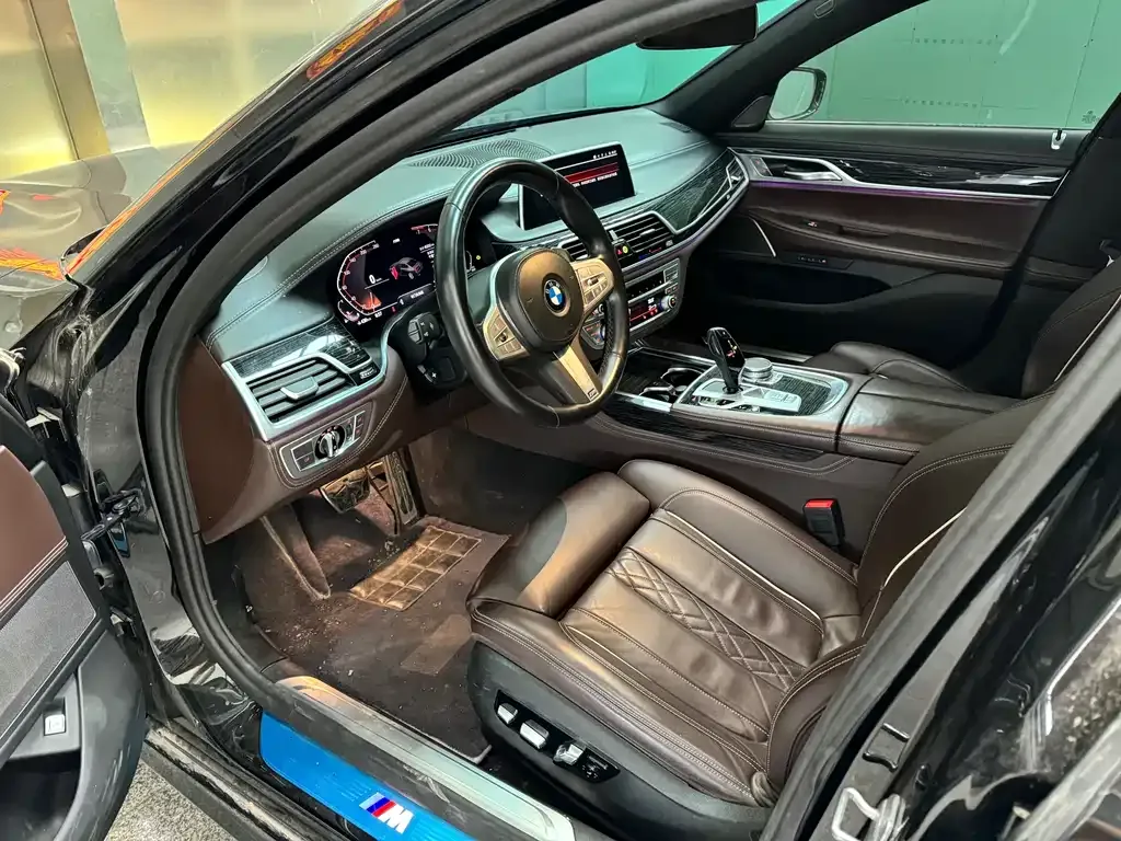 BMW 7 Series 2022 из CN, фото 10