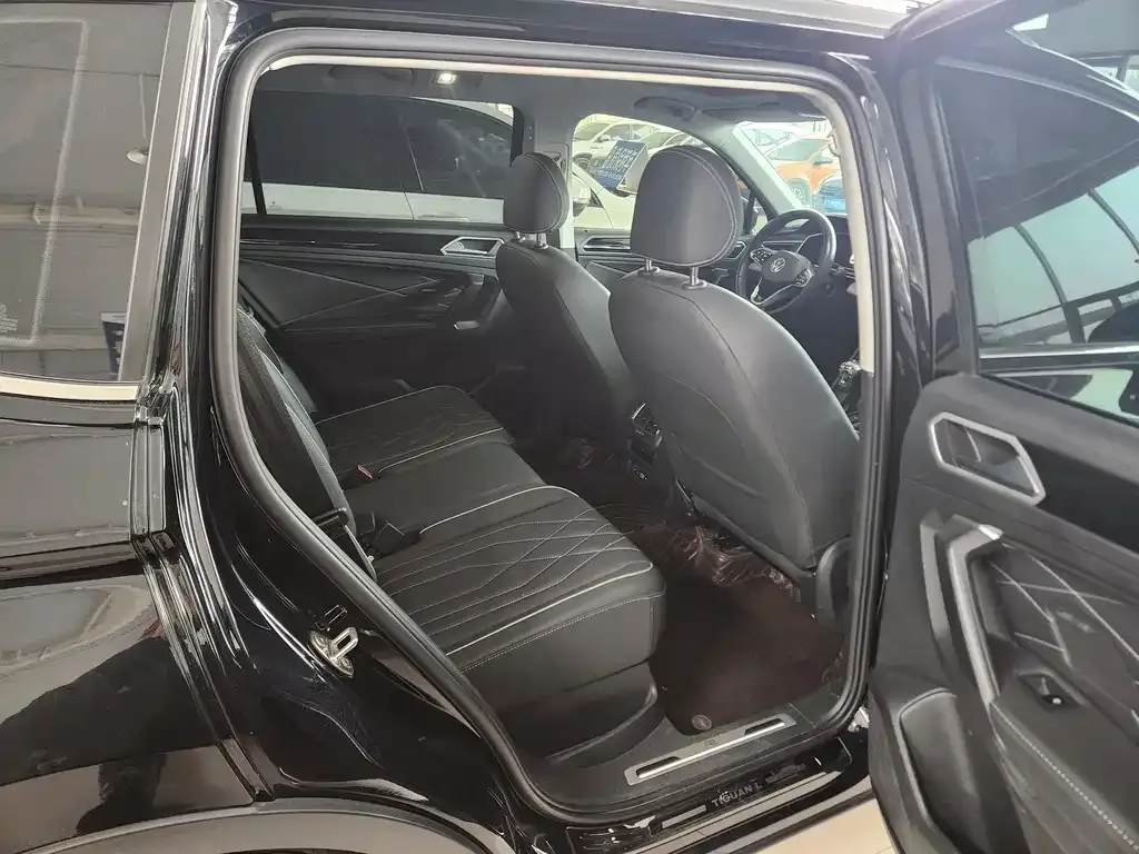 Volkswagen Tiguan L 2023 из CN, фото 3