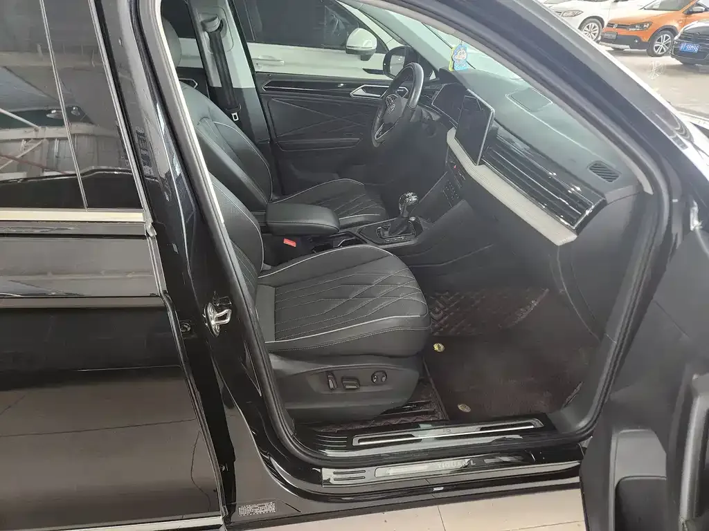 Volkswagen Tiguan L 2023 из CN, фото 5