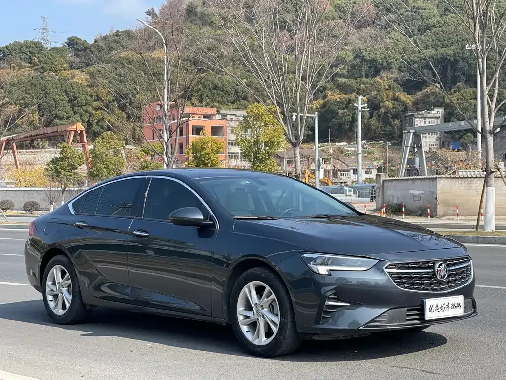 Buick Regal — фото 1