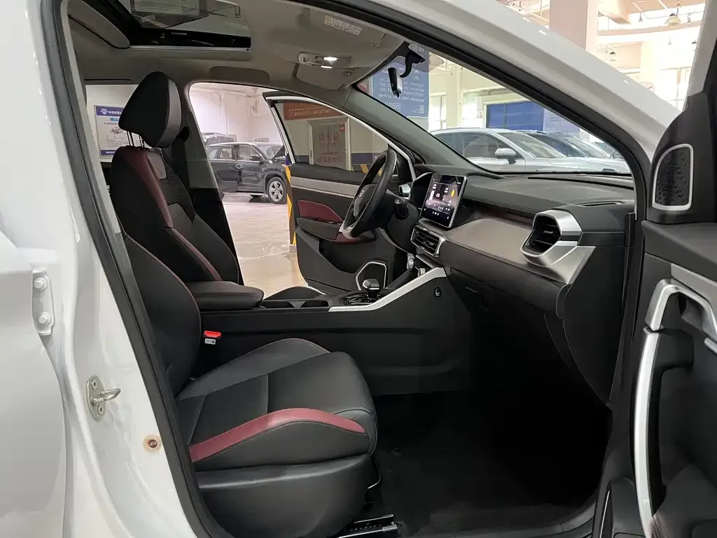 Geely Binyue 2022 из CN, фото 6