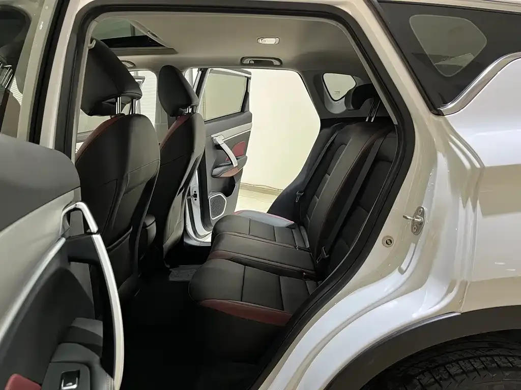 Geely Binyue 2022 из CN, фото 2