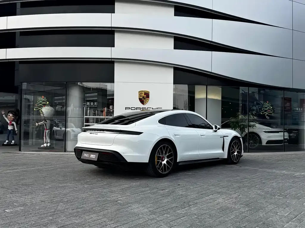 Porsche Taycan — фото 4