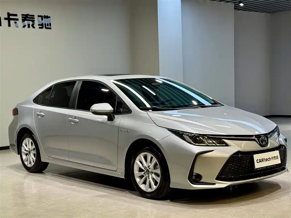 Toyota Corolla — фото 10