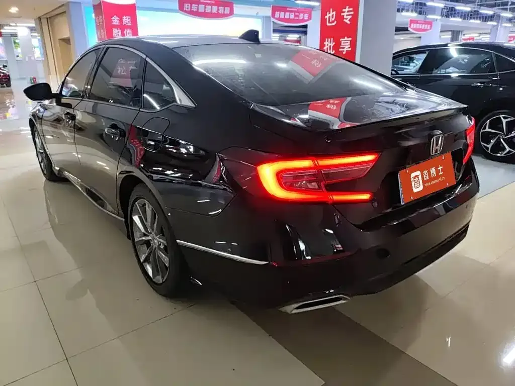 Honda Accord — фото 4