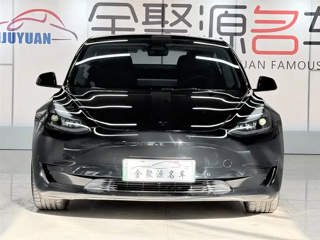 Tesla Model 3 — фото 9