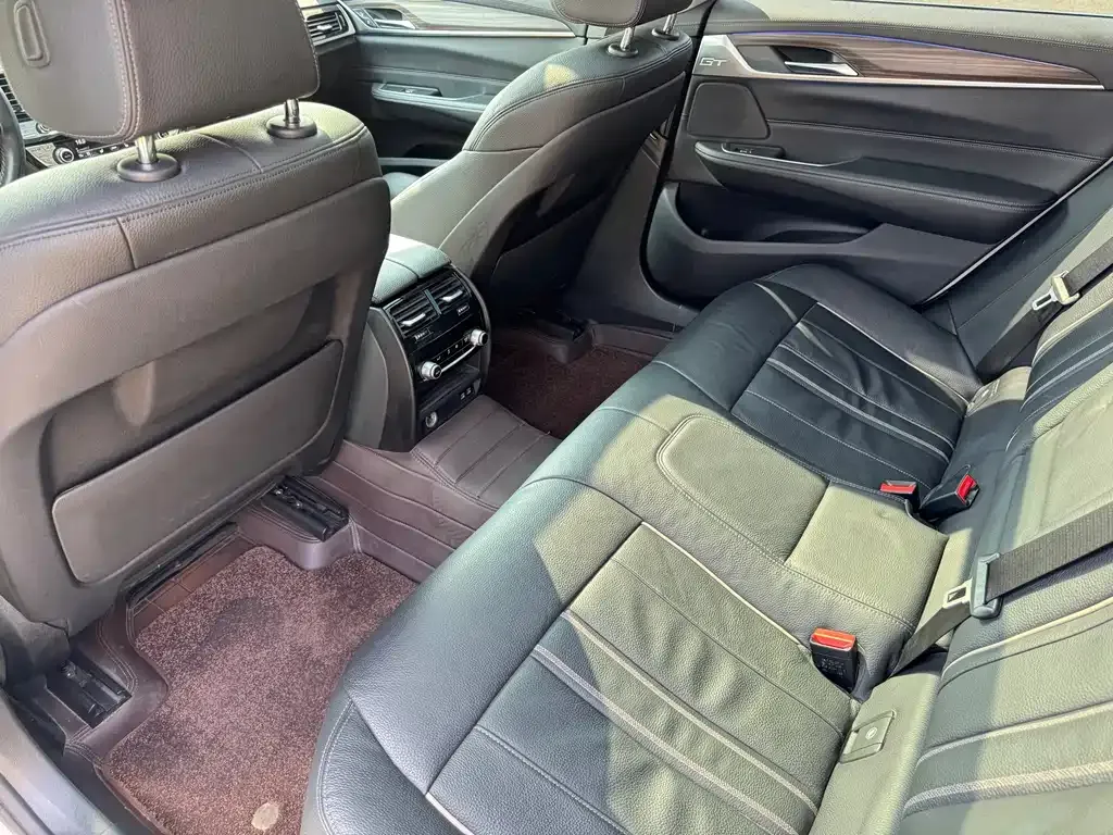 BMW 6 Series GT 2022 из CN, фото 10