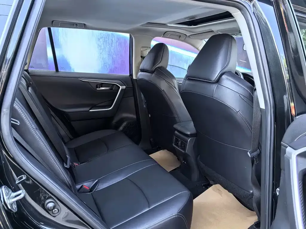 Toyota Wildlander 2022 из CN, фото 2