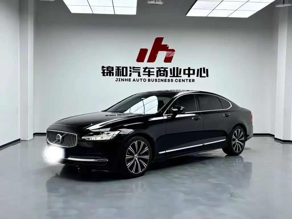 Volvo S90 — фото 1