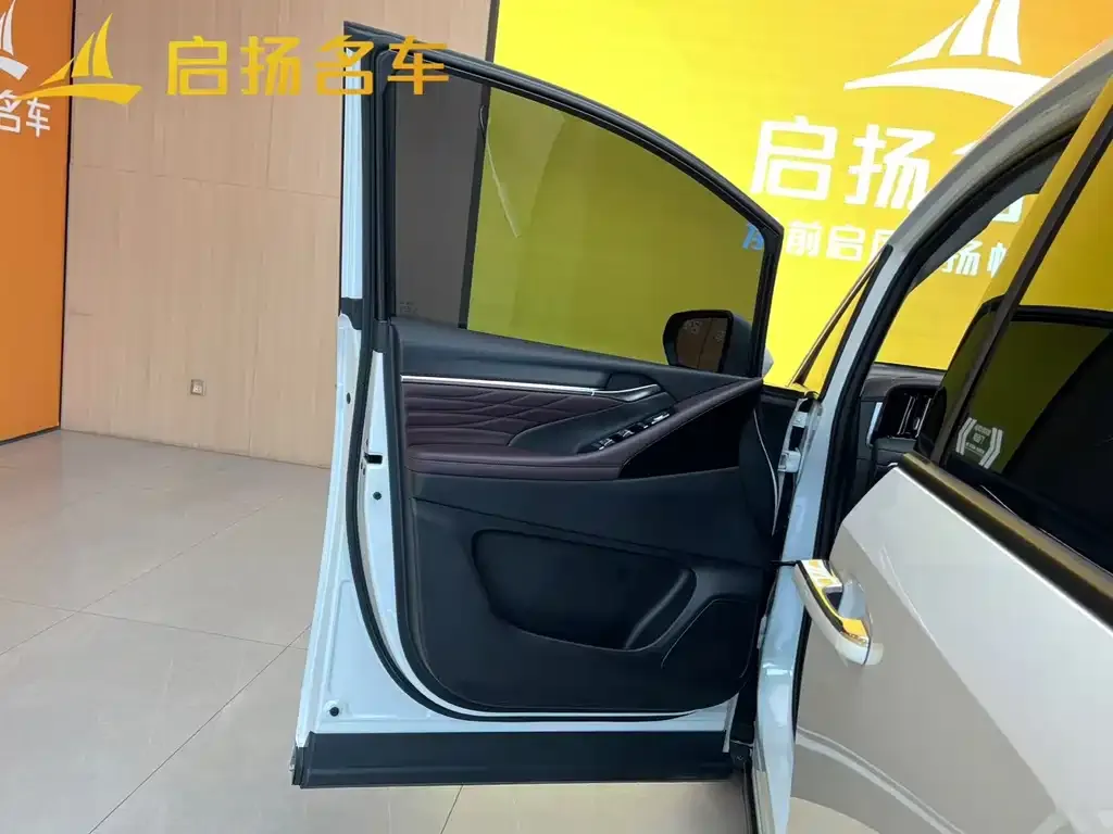 GAC Motor Trumpchi M8 — фото 8