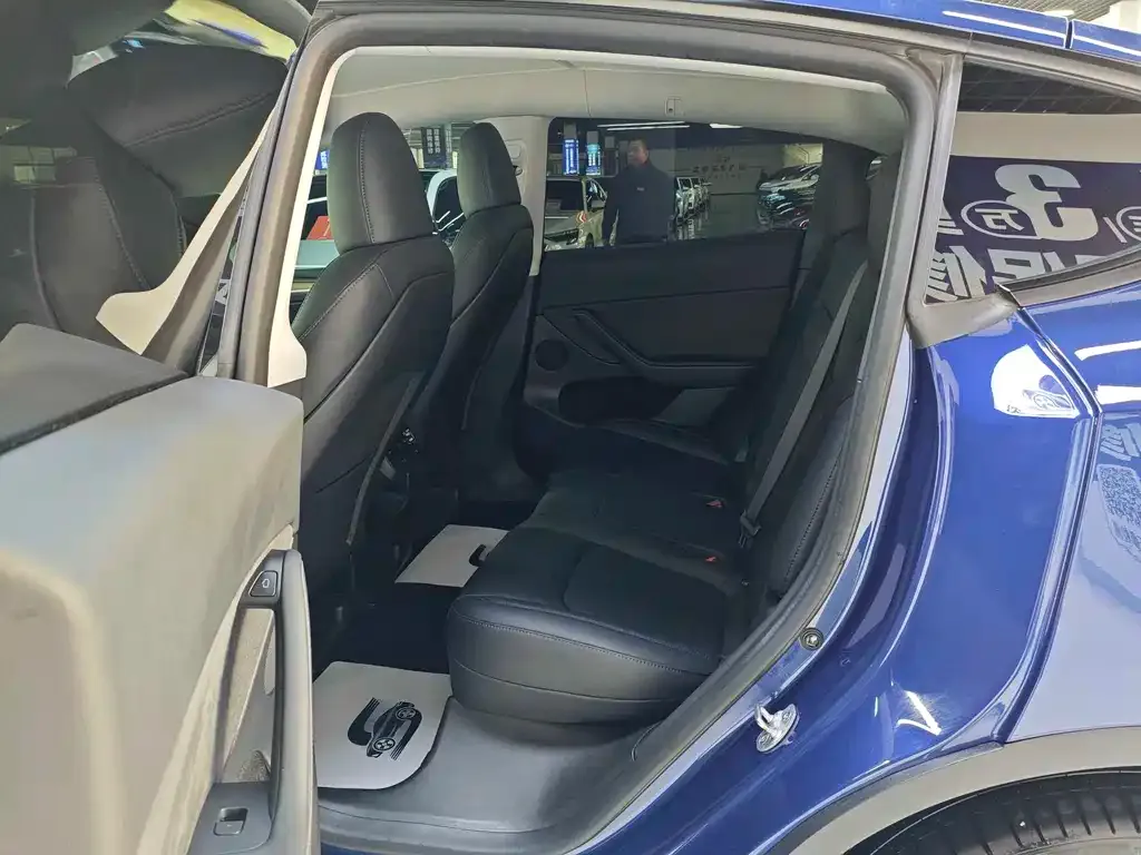 Tesla Model Y 2023 из CN, фото 4