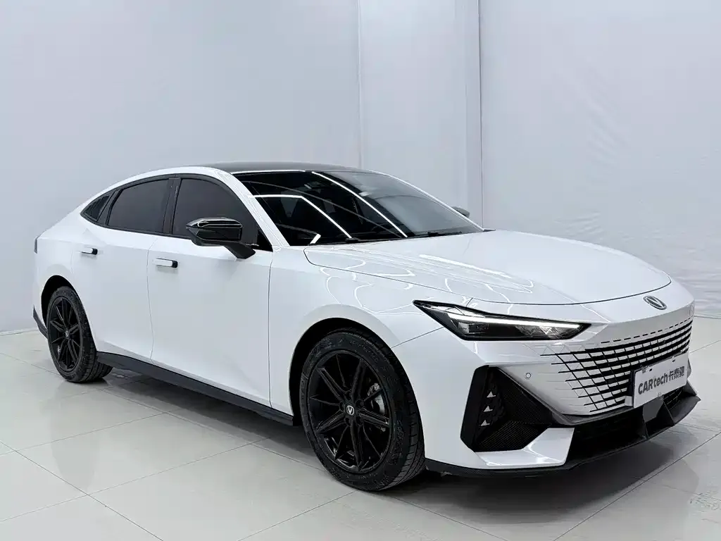 Changan UNI-V 2023 из CN, фото 2