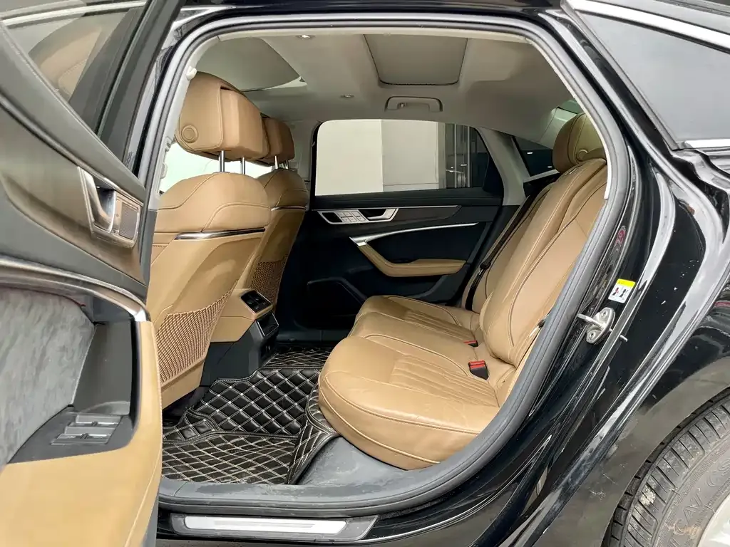 Audi A6L 2021 из CN, фото 6