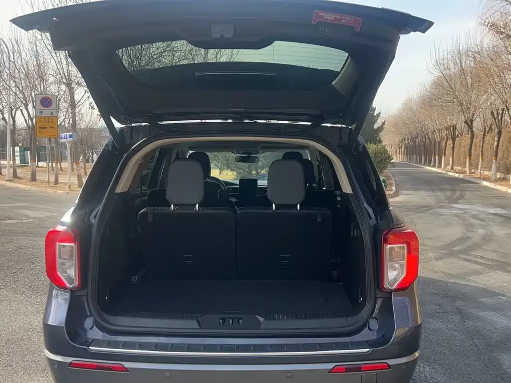 Ford Explorer 2021 из CN, фото 3