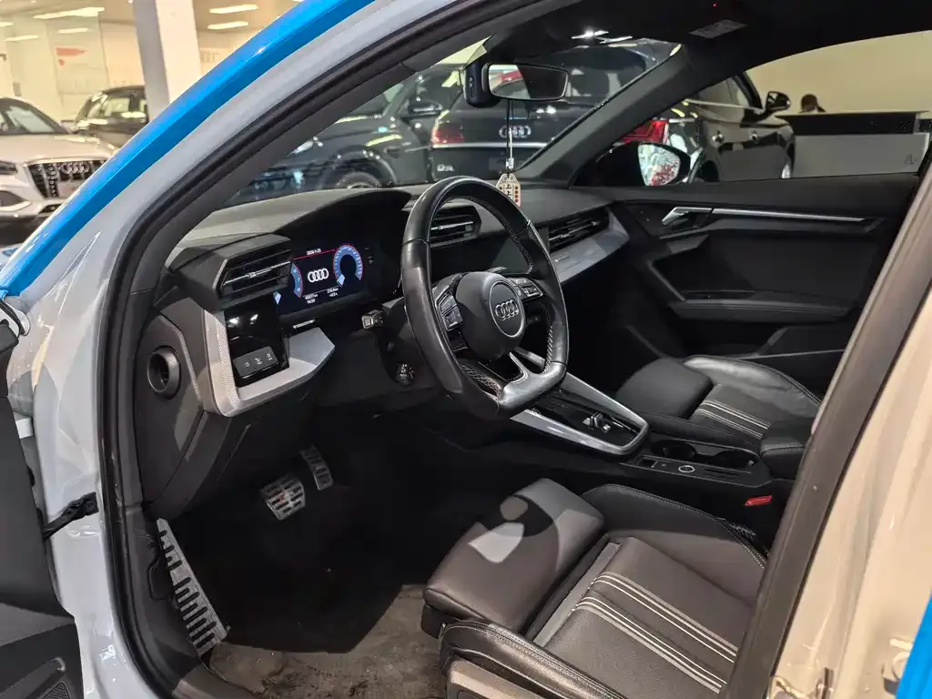 Audi A3 2023 из CN, фото 9