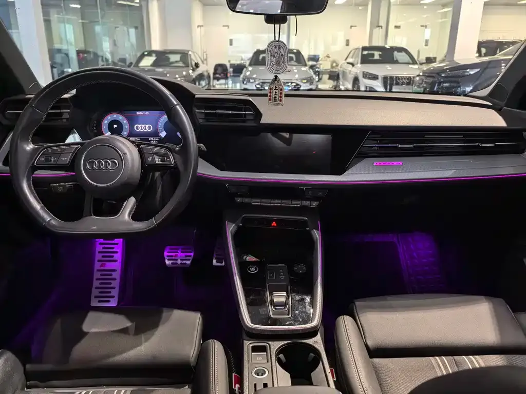 Audi A3 2023 из CN, фото 8
