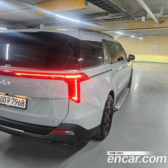 Kia Carnival — фото 10