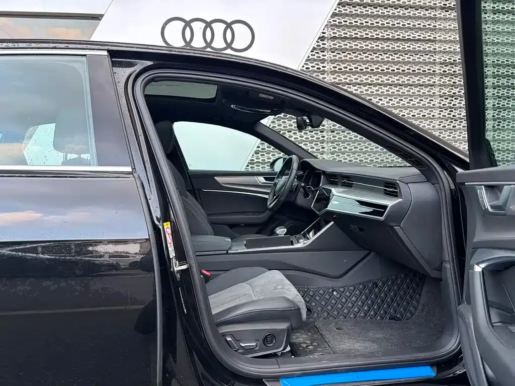 Audi A6L 2024 из CN, фото 5