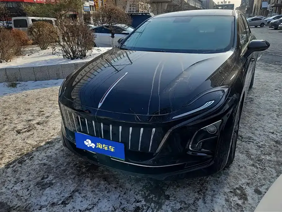 Hongqi E-QM5 2024 из CN, фото 1