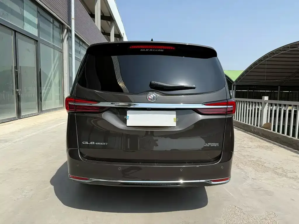 Buick GL8 2022 из CN, фото 3