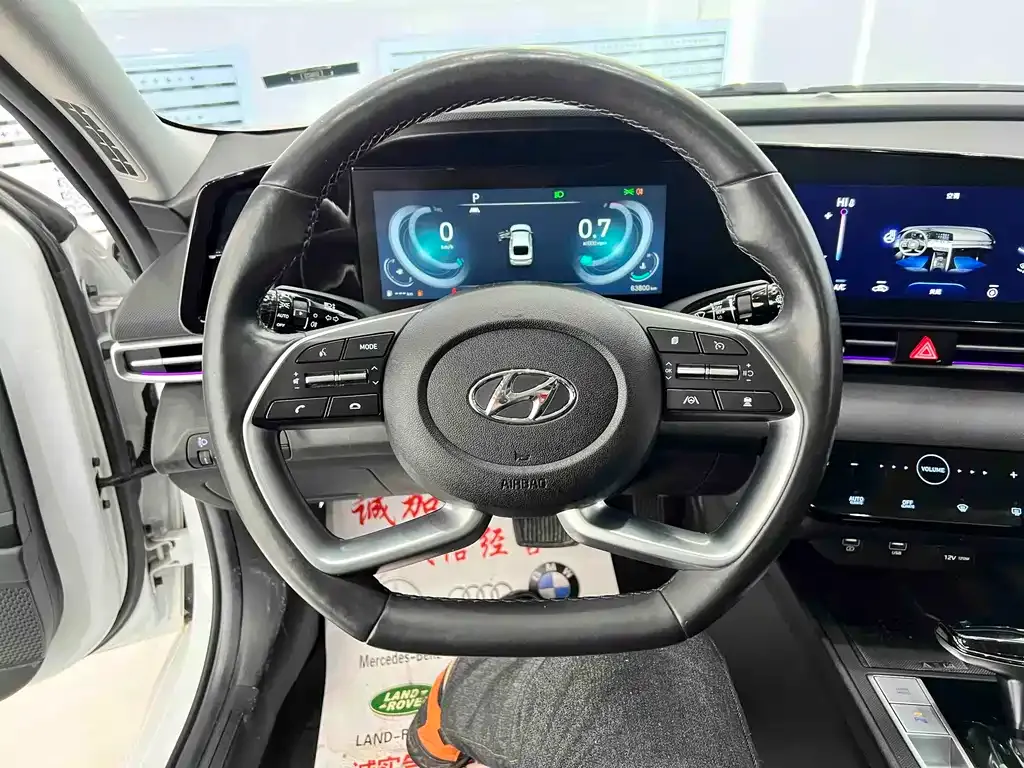 Hyundai Elantra — фото 8