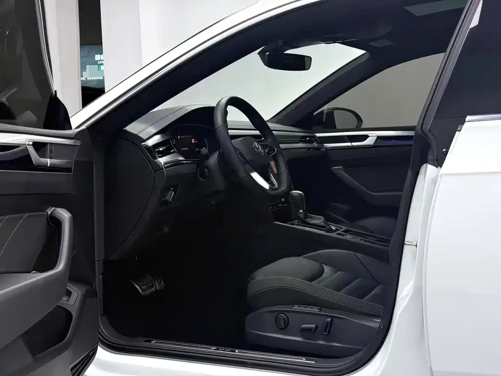 Volkswagen CC 2024 из CN, фото 4