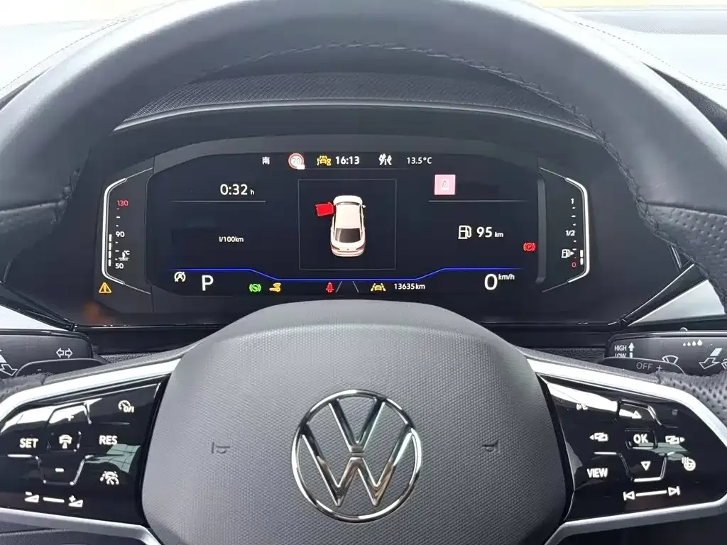 Volkswagen CC 2024 из CN, фото 8
