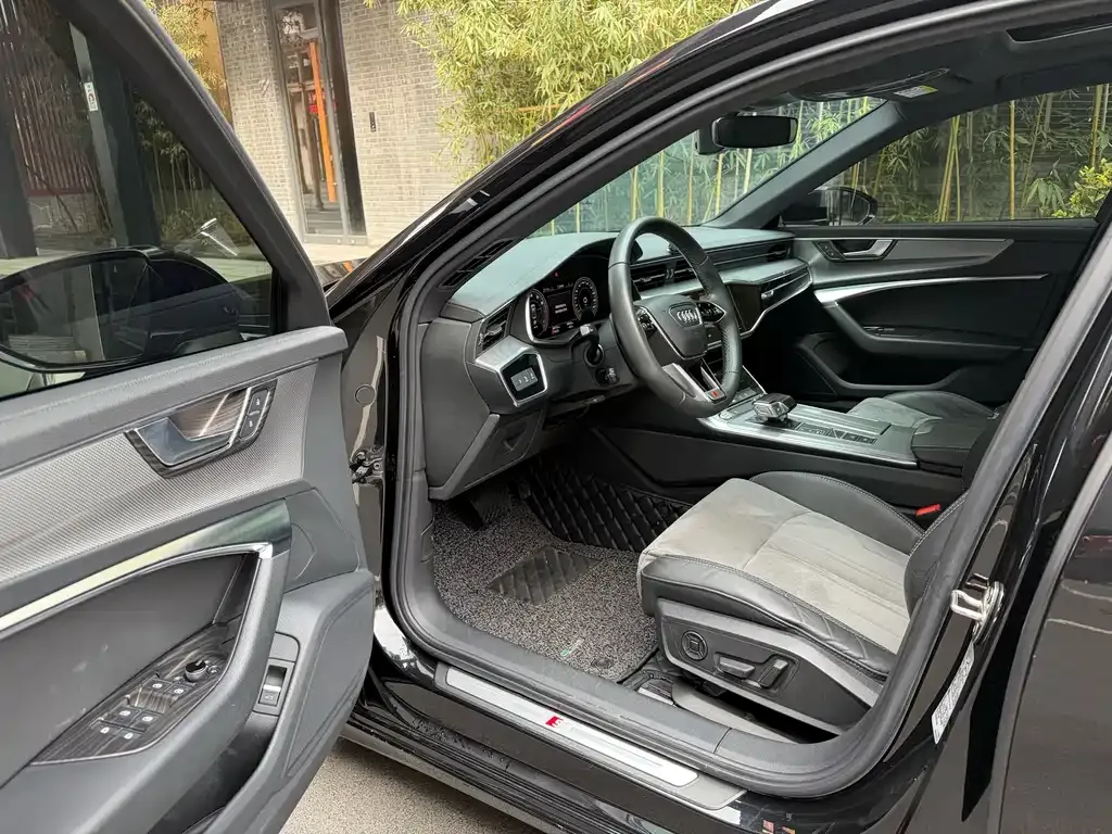 Audi A6L 2021 из CN, фото 6