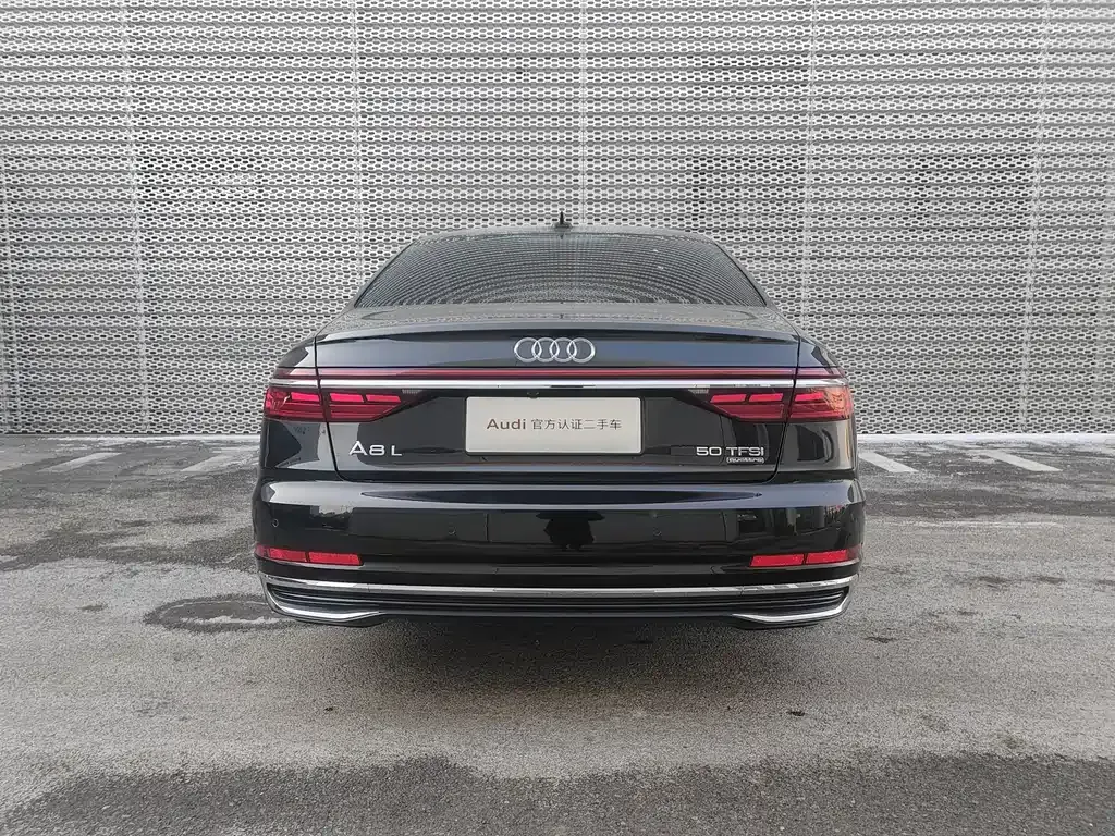 Audi A8 — фото 7