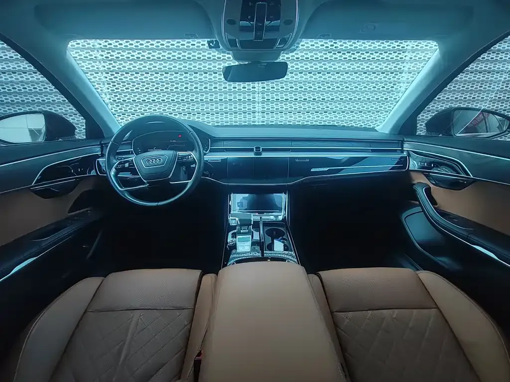Audi A8 — фото 3