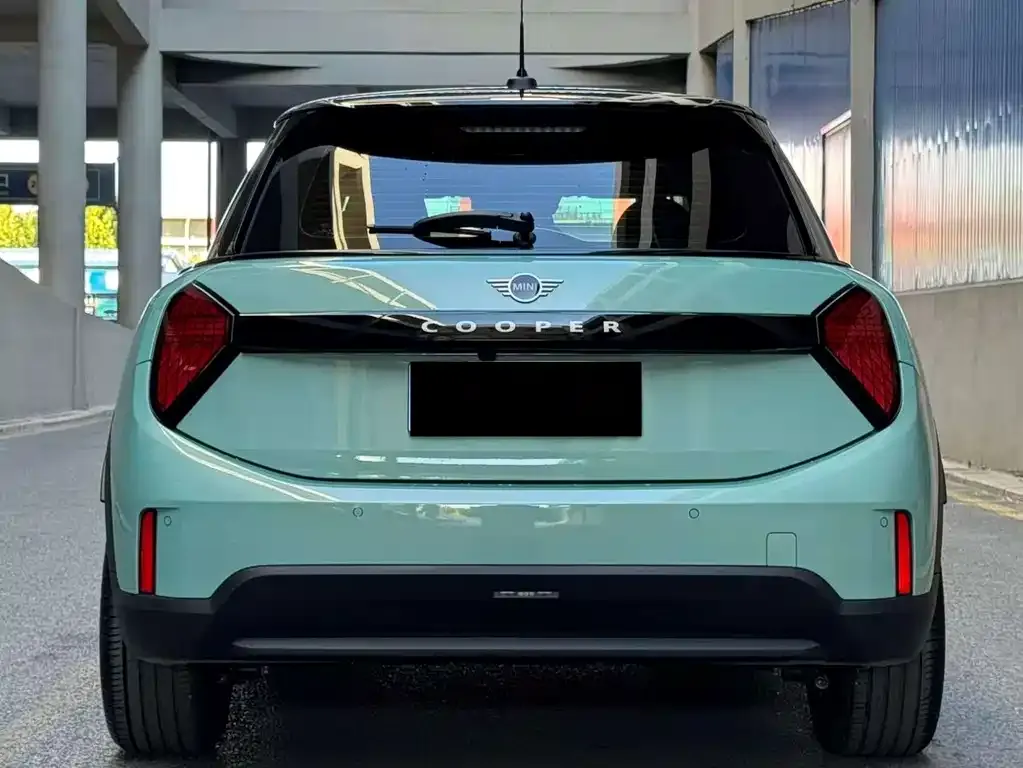 MINI Cooper (3-door) 2025 из CN, фото 3