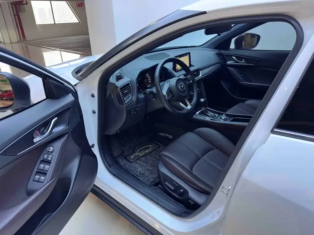 Mazda CX-4 2023 из CN, фото 8