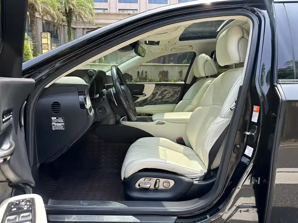 Lexus LS 2021 из CN, фото 4
