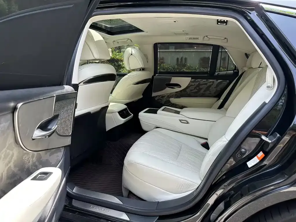 Lexus LS 2021 из CN, фото 2